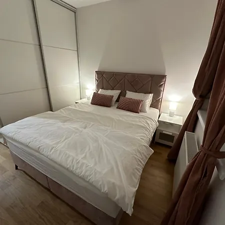 Apartament Besta *